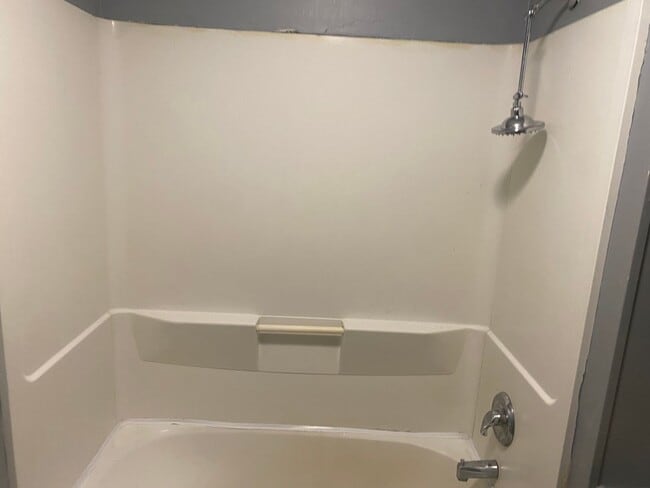 Building Photo - 103 N 10th St