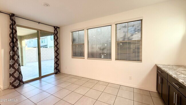 Building Photo - 1151 E Armstrong Wy