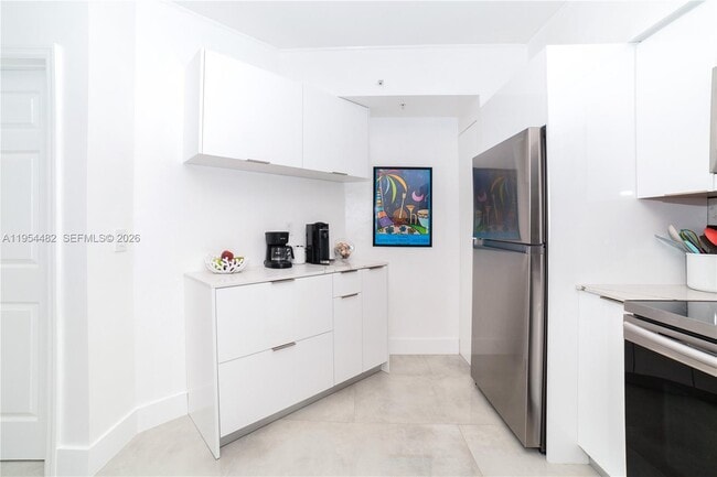 Building Photo - 17150 N Bay Rd