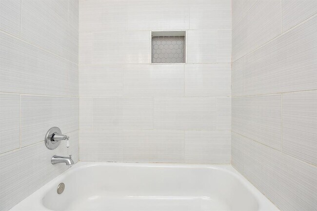 Building Photo - 3710 Dreyfus St
