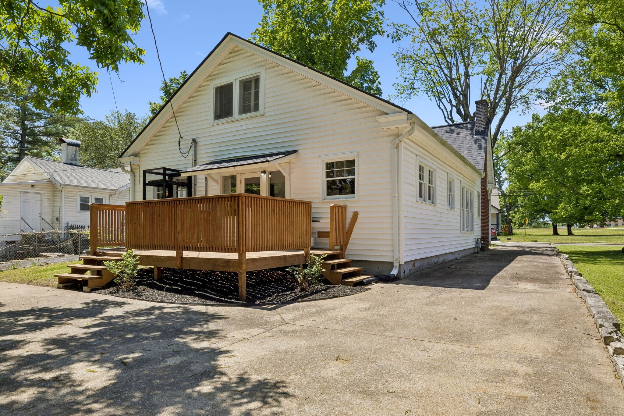 Building Photo - 821 Greenwood Ave