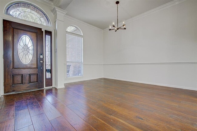 Building Photo - 6005 Sierra Leon