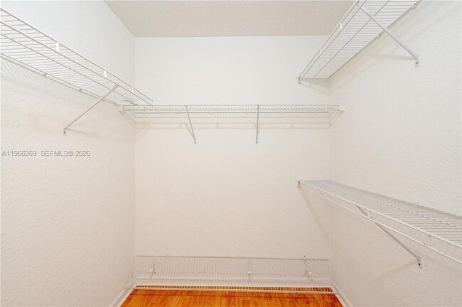 Building Photo - 1121 Golden Cane Dr