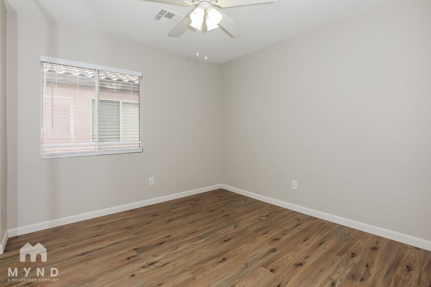 Building Photo - 2751 E Olivine Rd