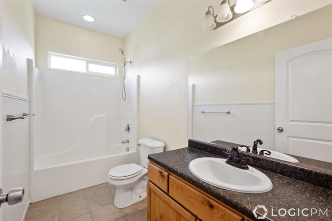 Building Photo - Beautiful Home in Amazing Location!