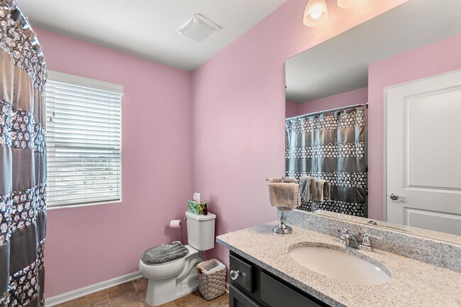 Building Photo - 2136 Wiltshire Dr