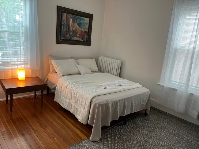 Building Photo - 25 Besch Ave