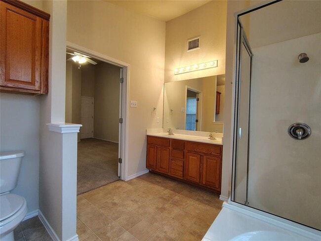 Building Photo - 3109 Lynnbrook Dr