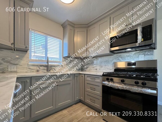 Building Photo - Remodeled 3 Bedroom Home