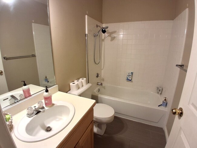 Building Photo - 609 N Seven Peaks Blvd