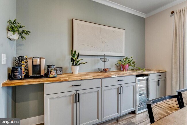 Building Photo - 11716 Emily Dickinson Pl