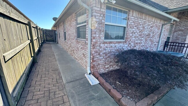 Building Photo - Spacious Stonegate Retreat with Home Office & Outdoor Living