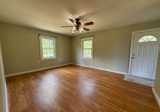 Building Photo - 2bed/1bath  Fluvanna Cottage