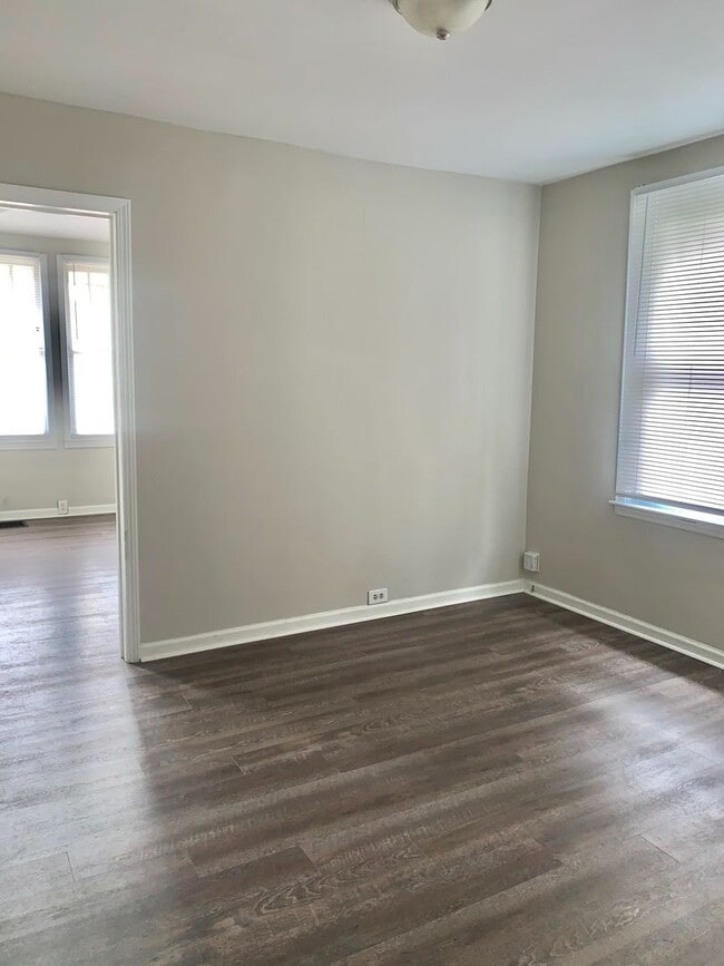 Building Photo - 2402-501