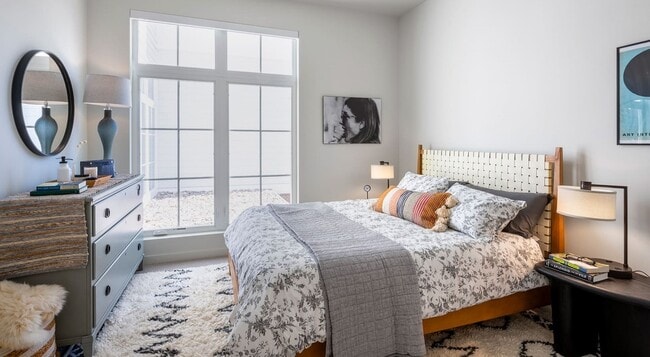 Building Photo - 333 Unquowa Rd