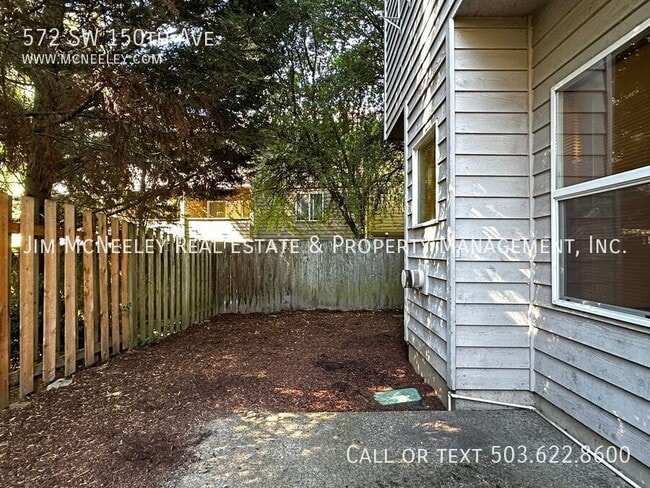Building Photo - 572 SW 150th Ave