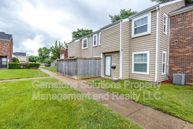 Building Photo - 1705 Granville Rd