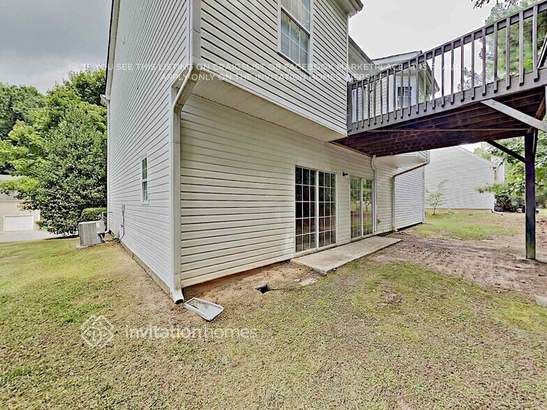 Building Photo - 5750 Newnan Cir
