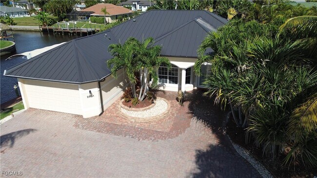 Building Photo - 2501 SE 19th Pl