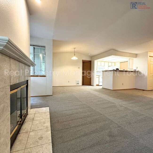 Building Photo - Cozy 3-Bedroom, 2-Bath Condo with Views & Private Outdoor Space