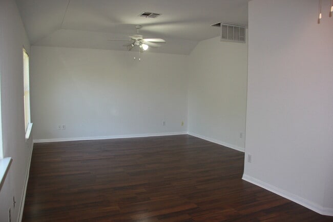 Building Photo - NORTH -   Harris Ridge SBDV