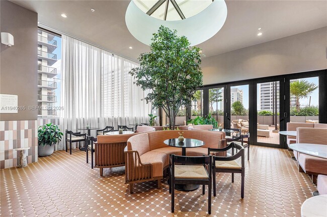 Building Photo - 11 NE 6th St