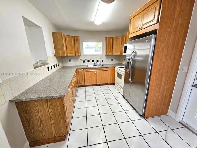 Primary Photo - 10530 SW 149th St