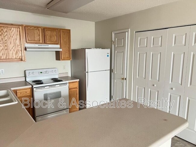 Building Photo - 5508 Stewartby Dr