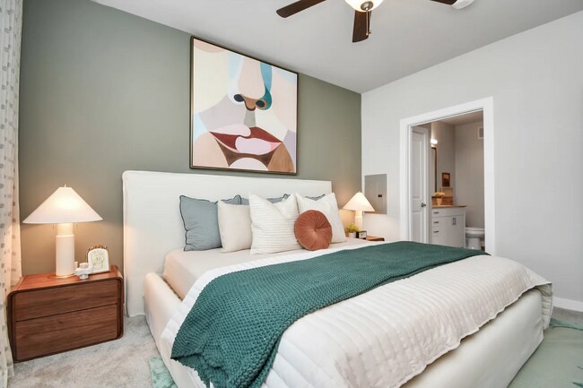 Building Photo - 2 Bed for $1,845 + 2 Months Free & $500 Lo...