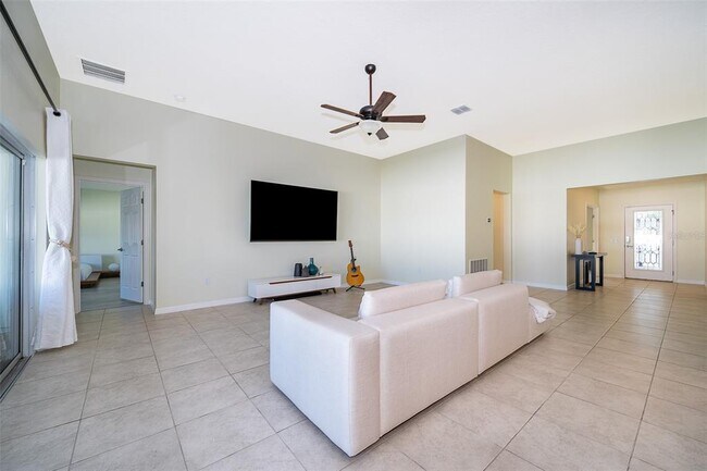 Building Photo - 2630 Summerland Way