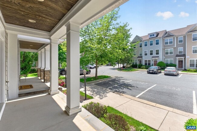 Building Photo - 2942 Templehof Ct