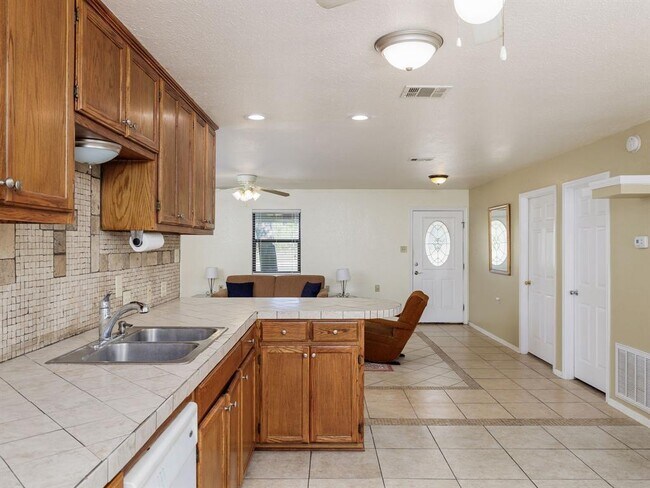 Building Photo - 401 Co Rd 320