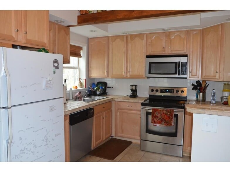 Building Photo - 58 Beech