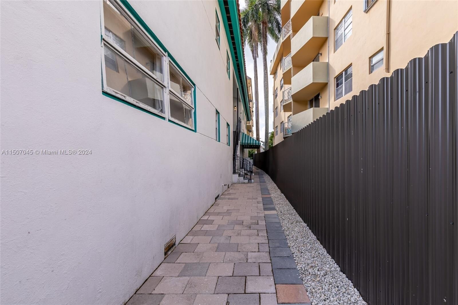 Building Photo - 1982 Marseille Dr