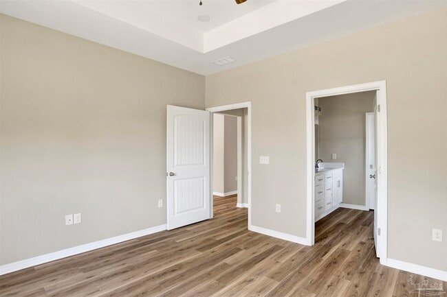 Building Photo - 4 Tennessee Dr