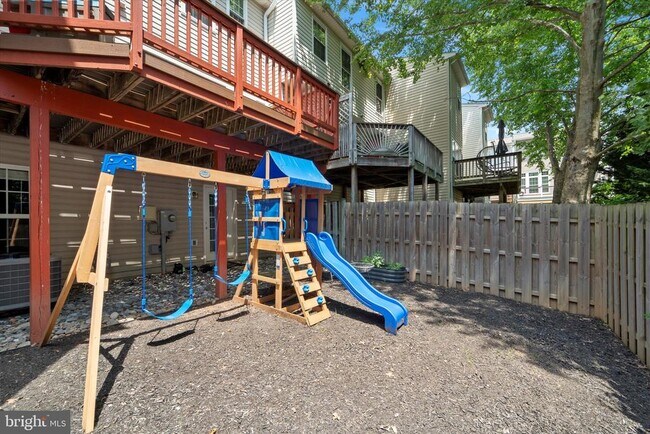 Building Photo - 43459 Laidlow St
