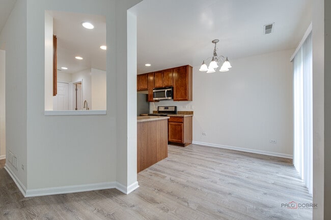 Building Photo - 347 Devoe Dr