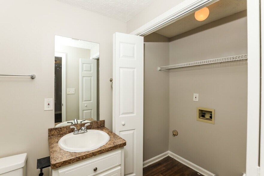 Building Photo - 8803 Ansley Way