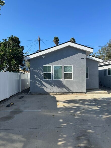 Building Photo - 612 S Van Ness Ave