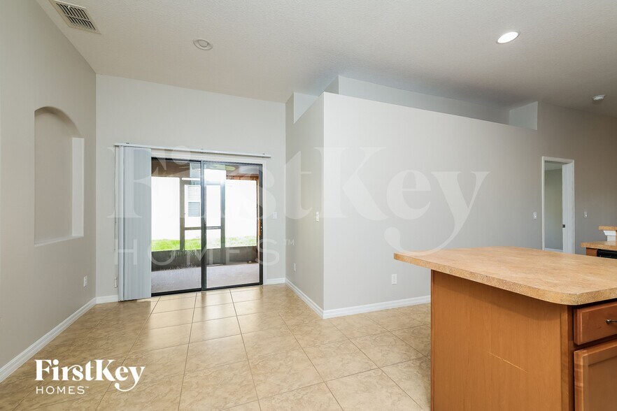 Building Photo - 2708 Eagle Cliff Dr