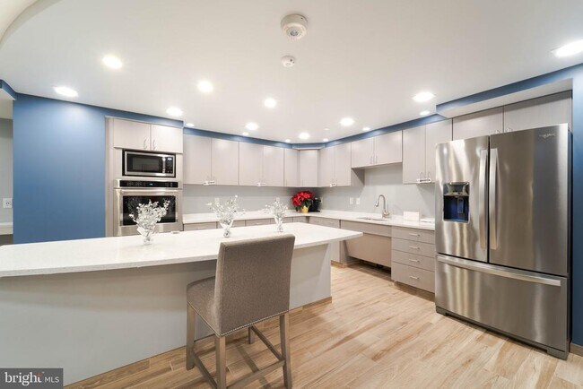 Building Photo - 1808 Old Meadow Rd