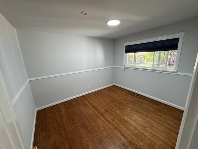 Building Photo - 1221 Covington Rd
