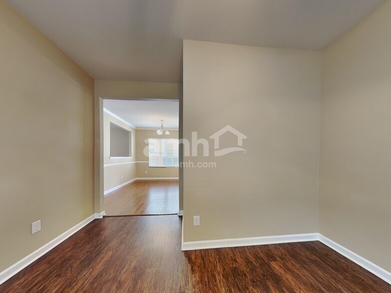 Building Photo - 3617 Althorp Dr