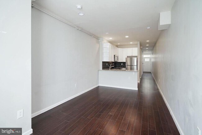 Building Photo - 2408 W Thompson St