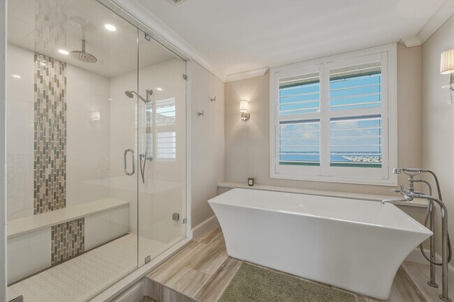 Building Photo - 9900 S Ocean Dr