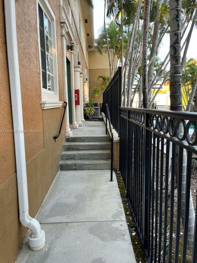 Building Photo - 2891 NE 185th St