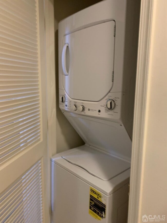 Building Photo - 200 Freeman St