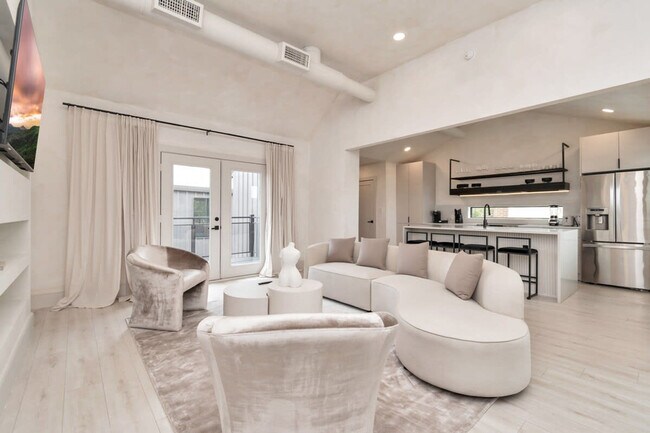 Building Photo - 2683 Blodgett St