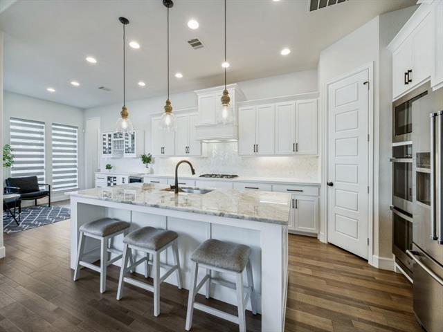 Building Photo - 2450 Kates Pl