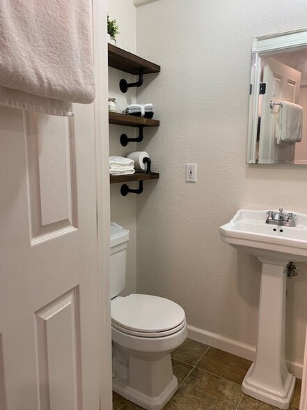 Building Photo - 1820 Whitman Rd